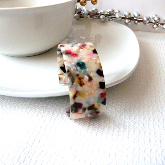 COPY - Simple Minimalist Tortoiseshell Bracelet S20 - Picture 3 of 3